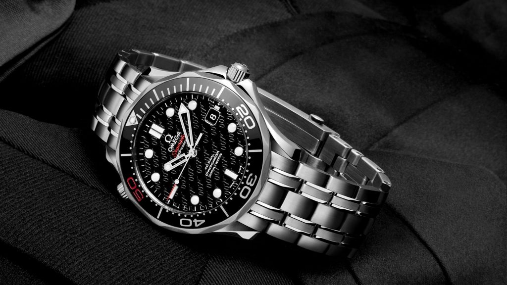 Black dials fake watches are exquisite.