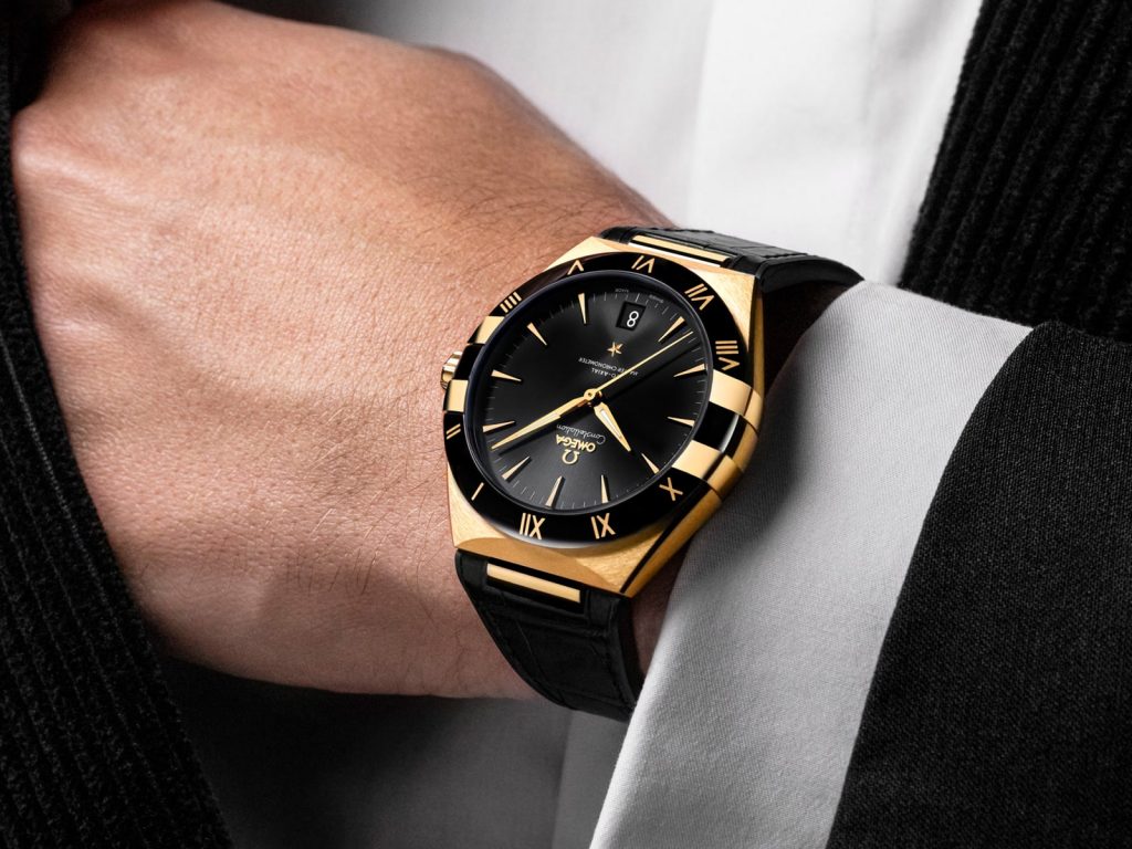 The 41mm replica watch for men has a black dial.