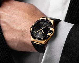 The 41mm replica watch for men has a black dial.
