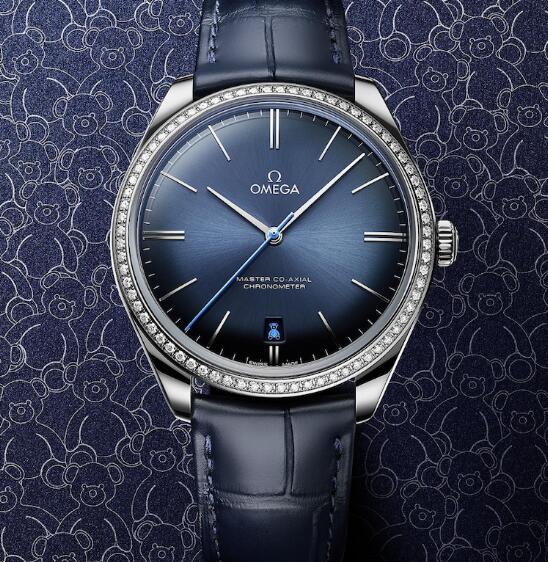 The diamonds paved bezel add the feminine touch to the replica Omega De Ville.