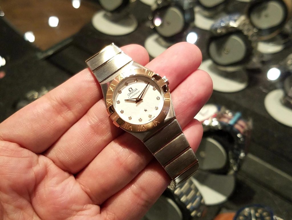 The 27mm replica watch is made from stainless steel and 18k red gold.